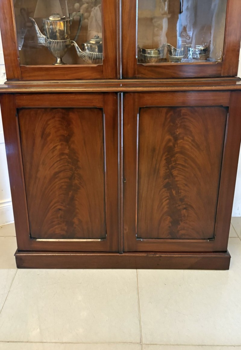 Antique Victorian Quality Figured Mahogany Bookcase - Image 11